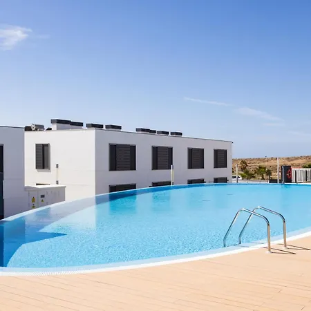 Nordes Sea View And Pool Apartment